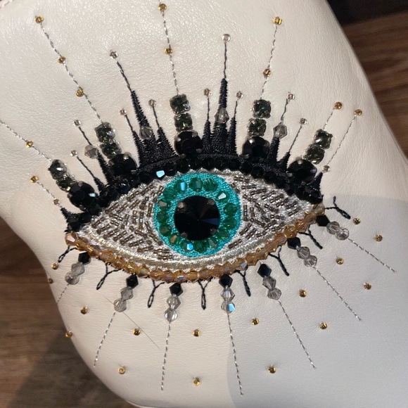 NWOT KURT GEIGER London Belgravia Embellished Eye Booties - Size 7 - Picture 3 of 7